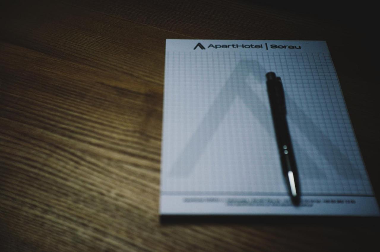 Apartsuites I Sorau Zary  Ngoại thất bức ảnh A pen and a notepad