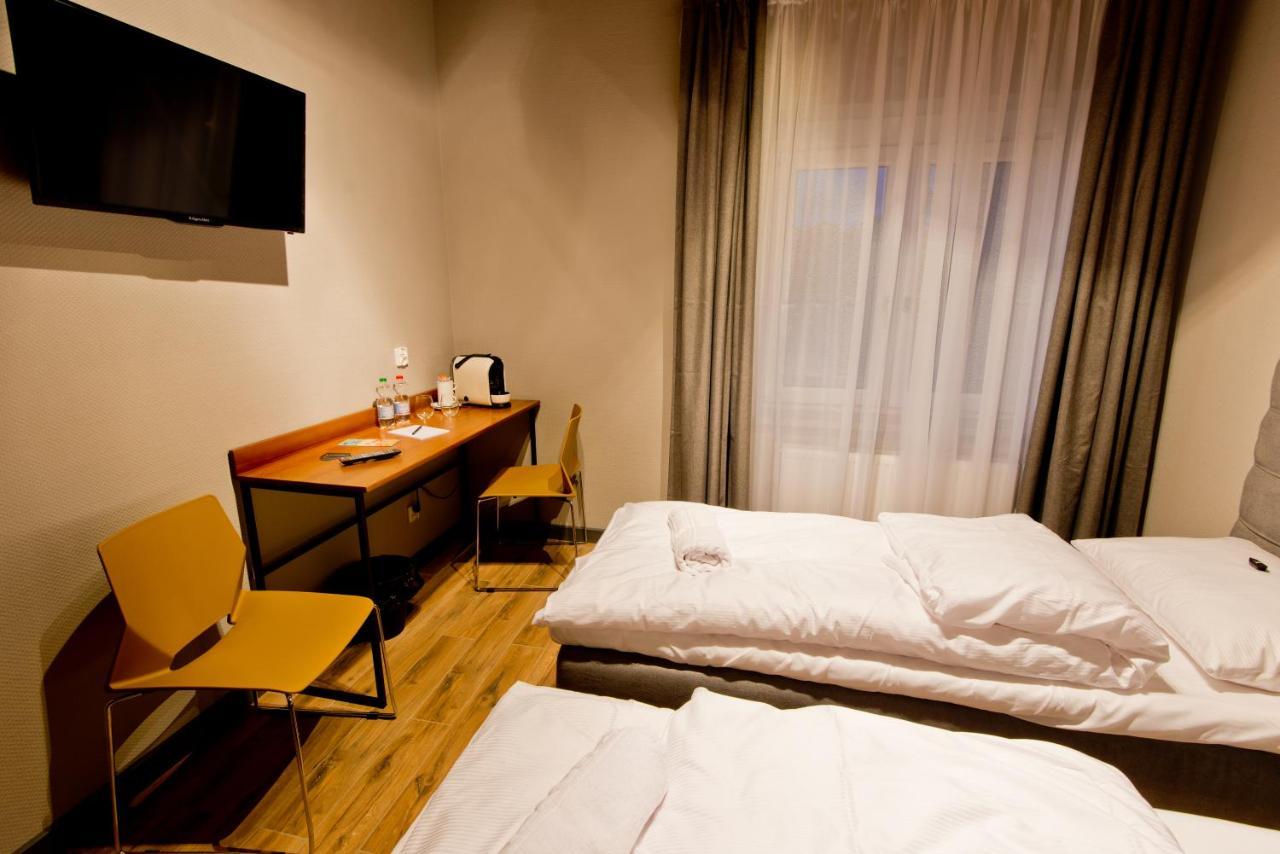 Apartsuites I Sorau Zary  Ngoại thất bức ảnh A room at the hotel