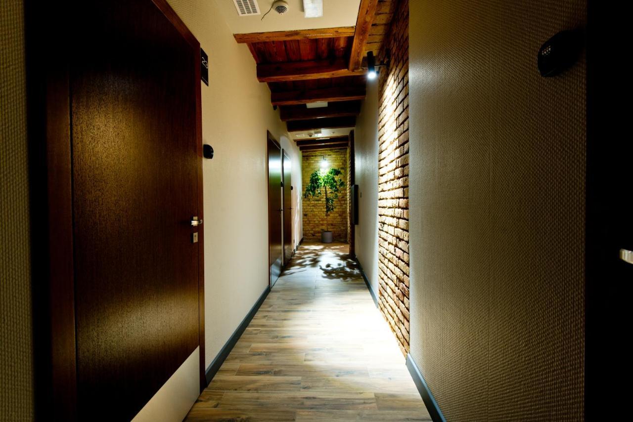 Apartsuites I Sorau Zary  Ngoại thất bức ảnh A corridor in a ryokan