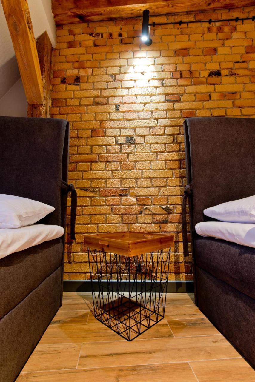 Apartsuites I Sorau Zary  Ngoại thất bức ảnh The "golden wall"