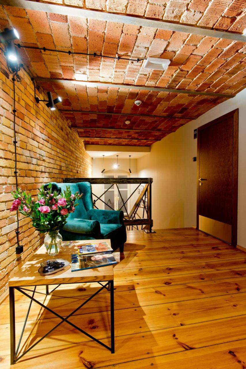 Apartsuites I Sorau Zary  Ngoại thất bức ảnh Interior of the house