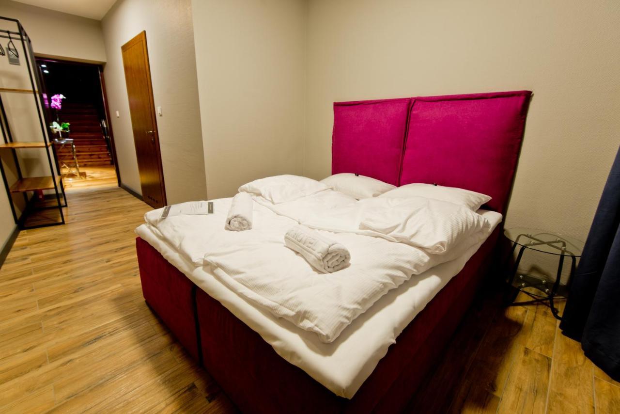 Apartsuites I Sorau Zary  Ngoại thất bức ảnh A room at the hotel